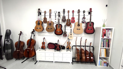 Luthier en Llíria: Tienda de música – Neomúsica Store Lliria