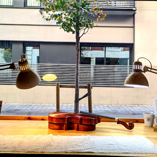 Luthier en Barcelona: Jedidjah de Vries / Luthier